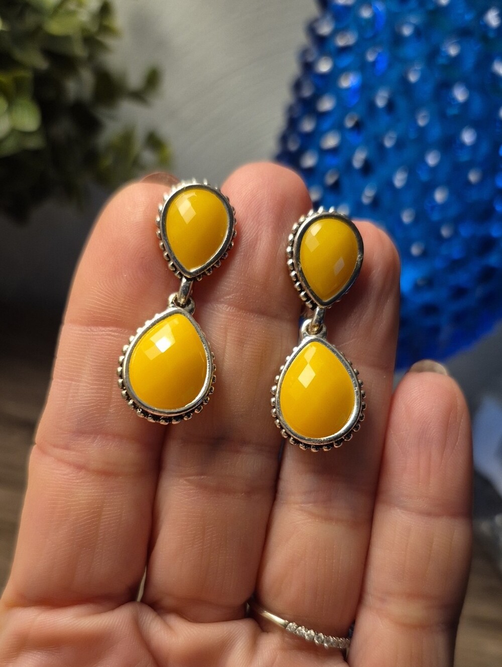 Napier NWH Vintage Yellow Lucite Teardrop Drop Clip On Earrings